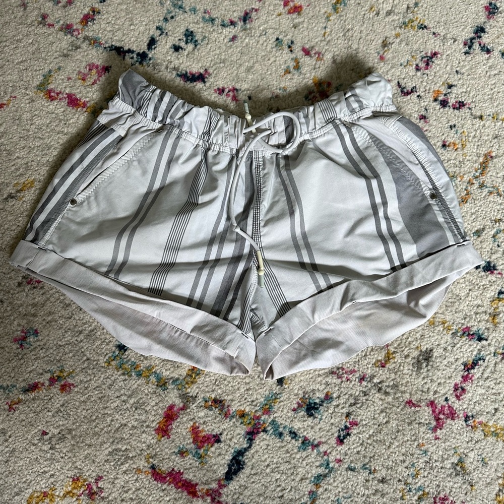 Lululemon shorts- size 6/8